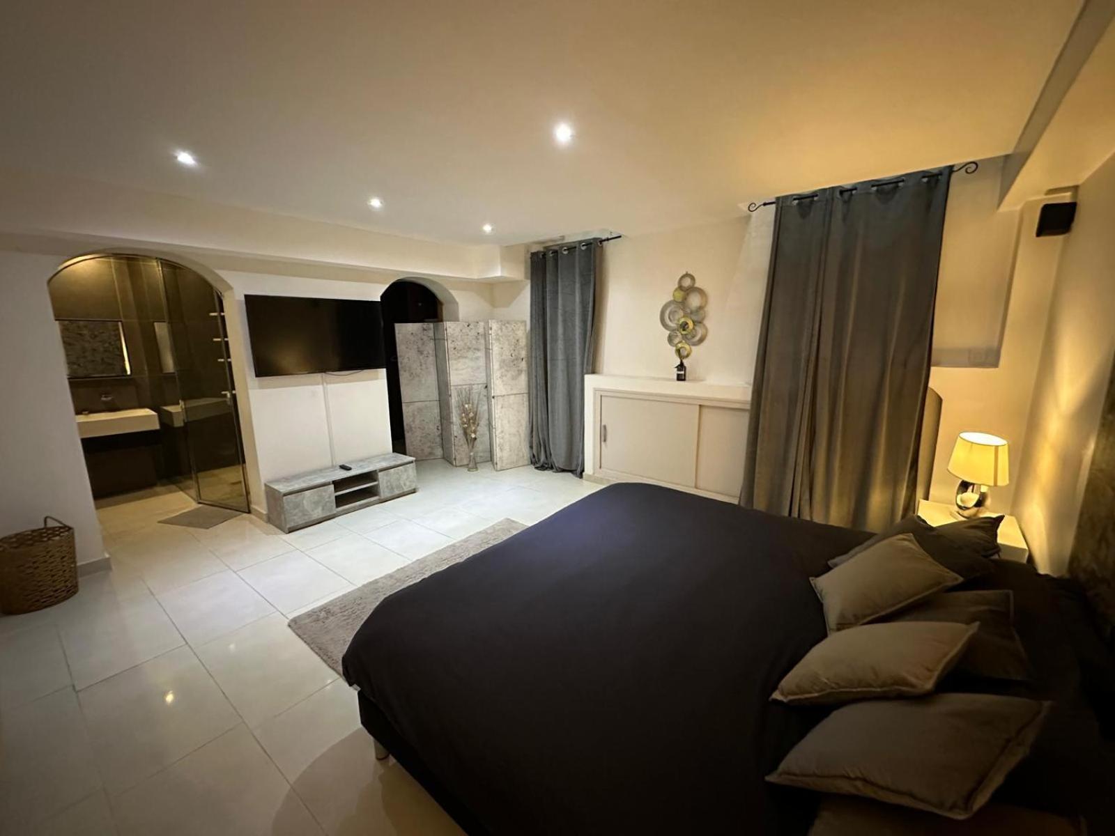 פריז Les Champs Elysees-125M2 Modern And Spacious מראה חיצוני תמונה